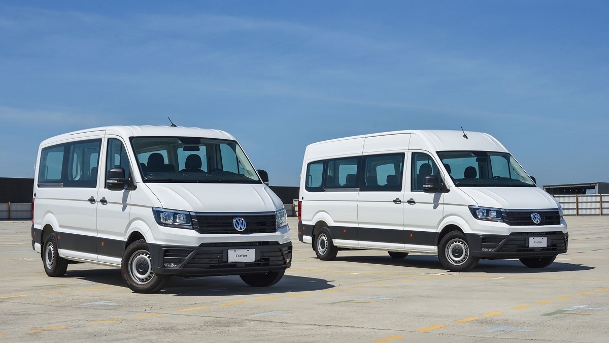 2021 Volkswagen Crafter 中軸平頂九座客車