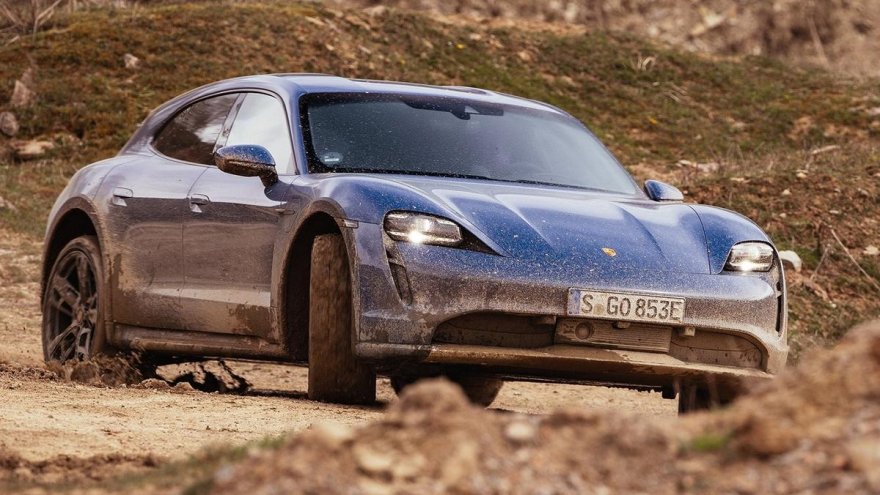 2022 Porsche Taycan Cross Turismo