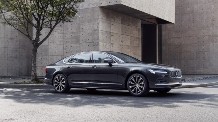 2022 Volvo S90 B4 Momentum