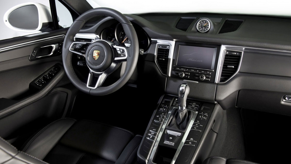 Porsche_Macan_Premium Package Plus