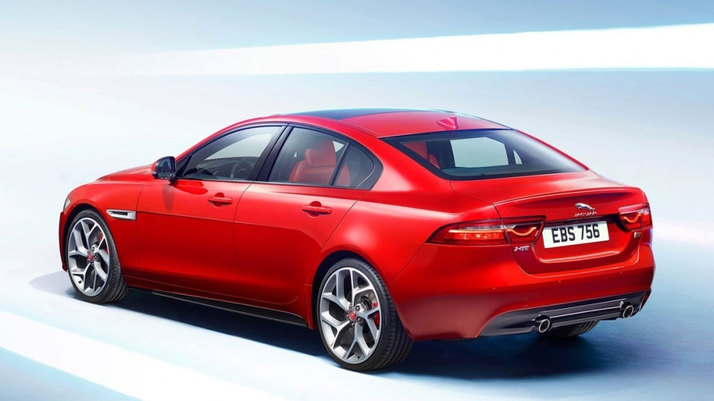 Jaguar_XE_S