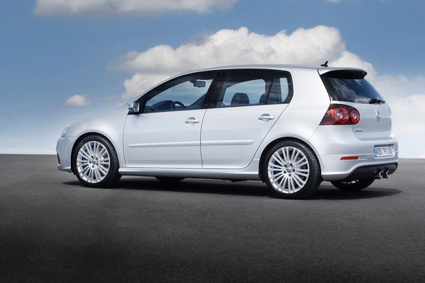 Volkswagen_Golf R32_5D