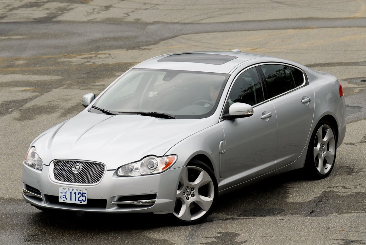 Jaguar_XF_4.2 SV8