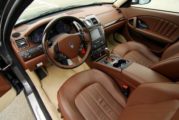 Maserati_Quattroporte_4.2