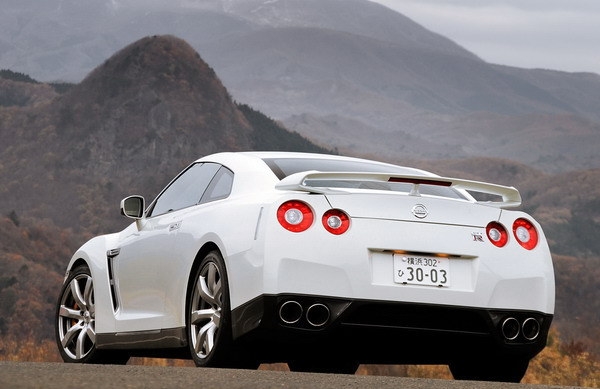 Nissan_GT-R_Coupe