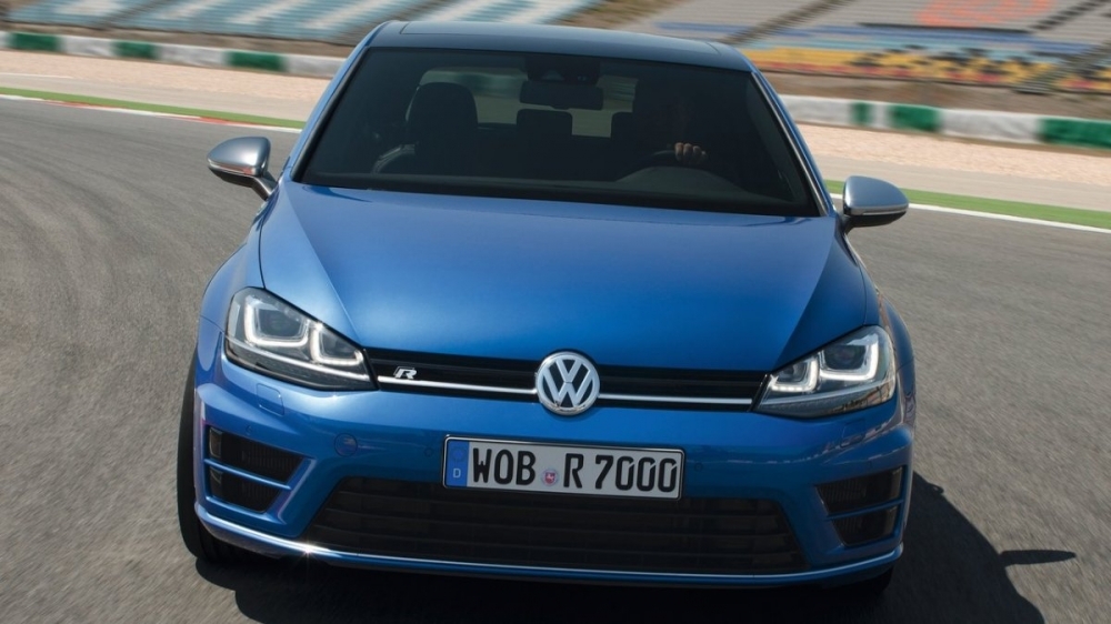 Volkswagen_Golf_R