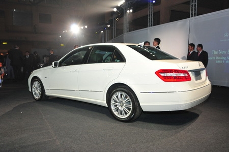 M-Benz_E-Class_E220 CDI BlueEFFICIENCY