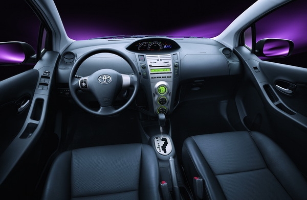 Toyota_Yaris_1.5 G