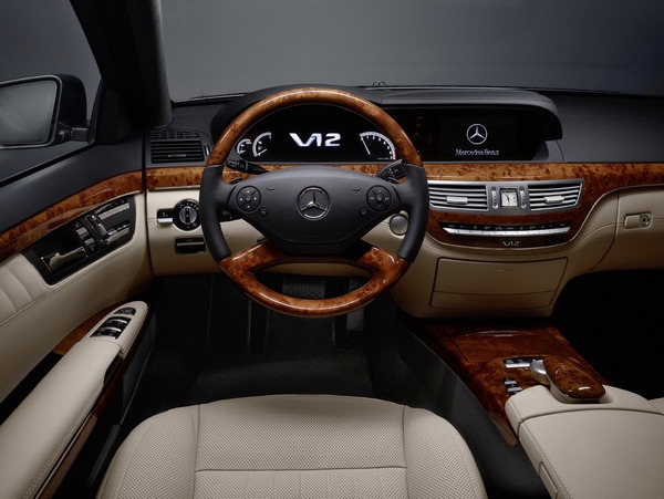 M-Benz_S-Class_S600L