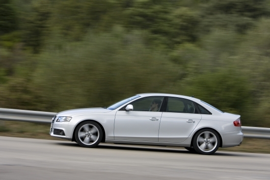 Audi_A4 Sedan_2.0 TDI