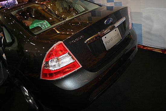 Ford_Focus_Ghia 1.8四門豪華款