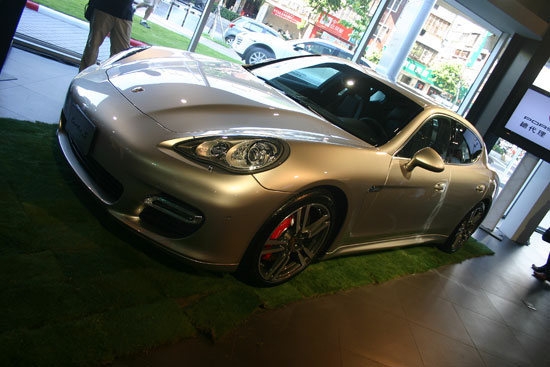 Porsche_Panamera_Turbo S