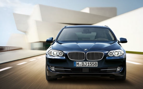 BMW_5-Series Touring_520i