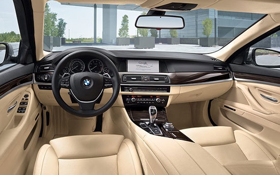 BMW_5-Series Sedan_520i