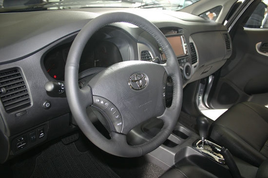 Toyota_Innova_2.0 G