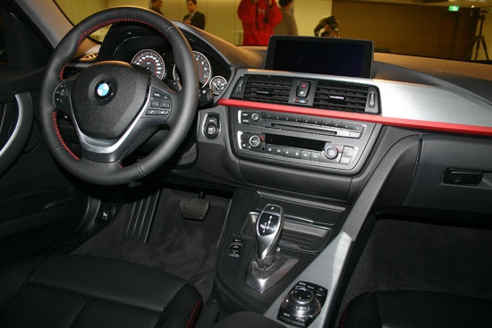 BMW_3-Series Sedan_328i Sport