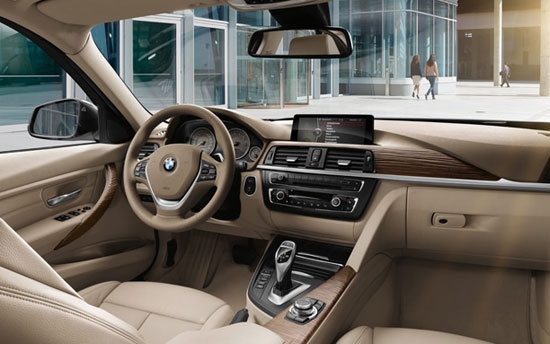 BMW_3-Series Sedan_320d Luxury