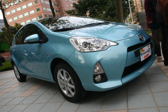 Toyota_Prius c_1.5