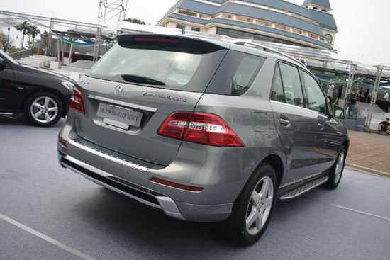 M-Benz_M-Class_ML350 BlueEFFICIENCY 4MATIC