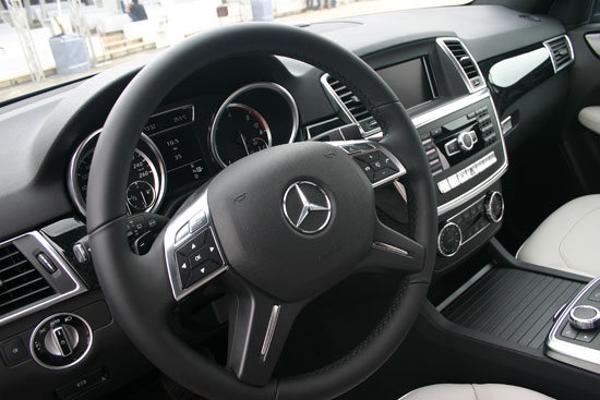 M-Benz_M-Class_ML350 BlueTEC 4MATIC