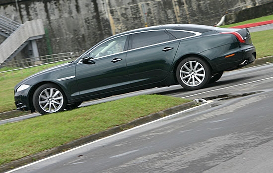 Jaguar_XJ_L Premium Luxury