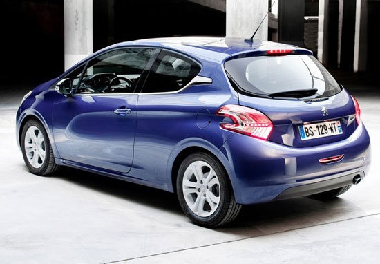 Peugeot_208_1.6 VTi MT