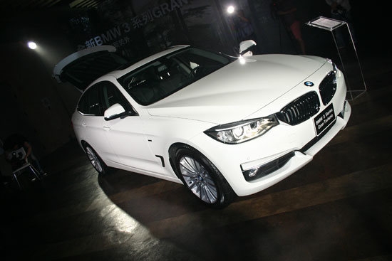 BMW_3-Series GT_320i Luxury