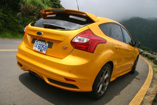 Ford_Focus 5D_ST