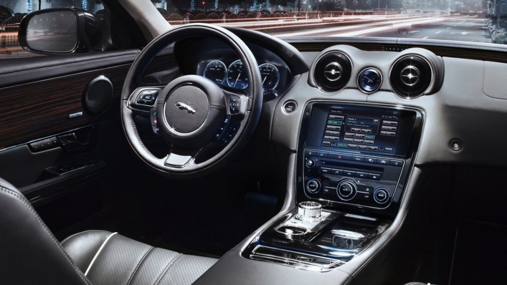 Jaguar_XJ_L V6 S/C  Premium Luxury