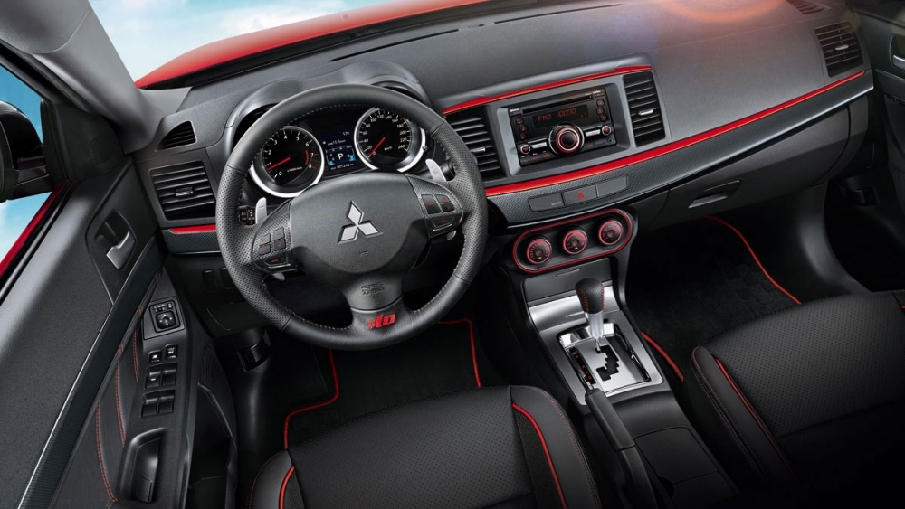 Mitsubishi_Lancer(NEW)_iO 1.8勁動型