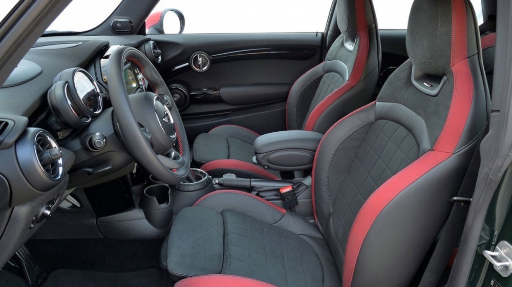 Mini_Hatch_John Cooper Works手排版