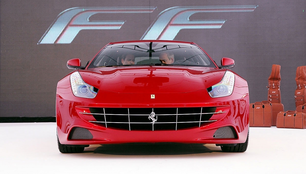 Ferrari_FF_V12