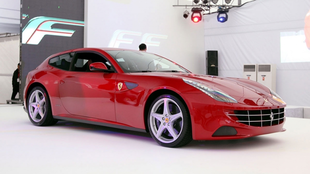 Ferrari_FF_V12