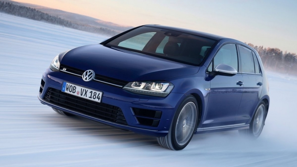 Volkswagen_Golf_R