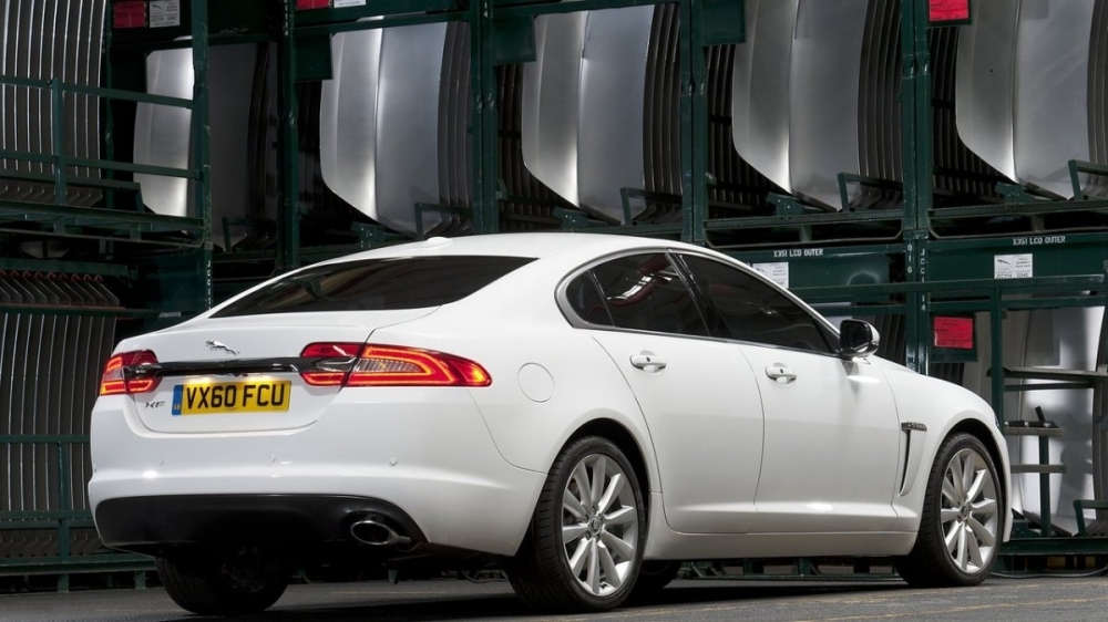 Jaguar_XF_2.0i