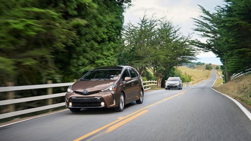 2020 Toyota Prius Alpha 1.8