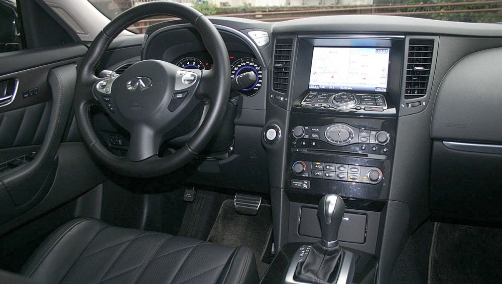 Infiniti_QX70_3.7 V6黑曜戰神款