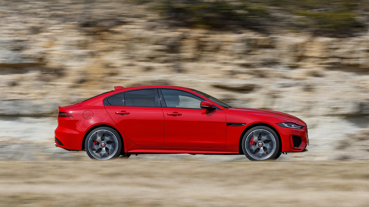 2020 Jaguar XE P3000 R-Dynamic SE