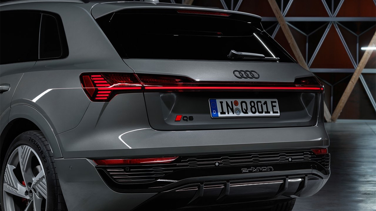 2024 Audi Q8 e-tron 55 quattro Advanced進化版