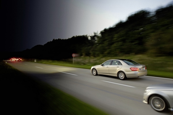 M-Benz_E-Class_E220 CDI BlueEFFICIENCY