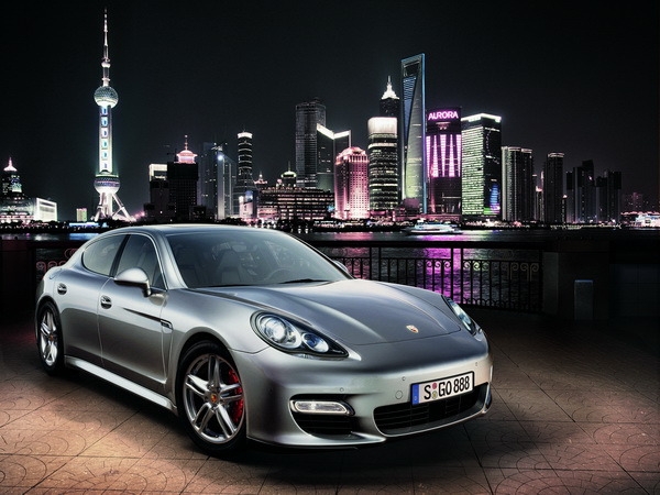 Porsche_Panamera_Turbo