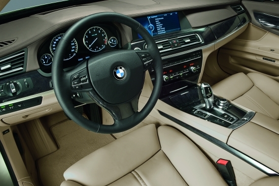 BMW_7-Series_750Li