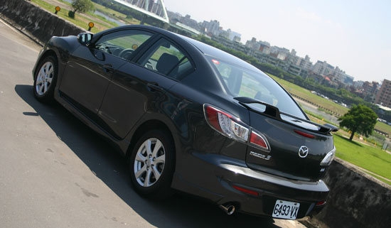 Mazda_3 4D_2.0 影音旗艦型