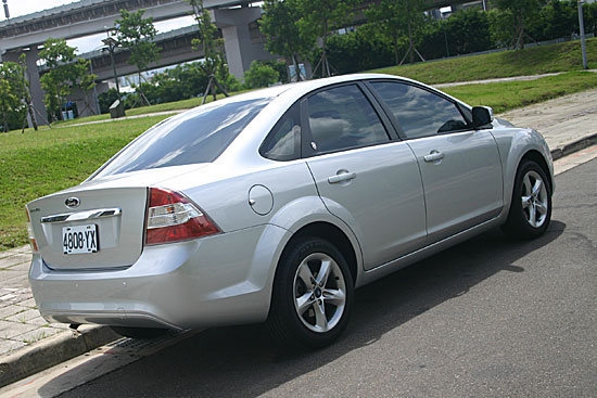 Ford_Focus 4D_Comfort 1.8經典款