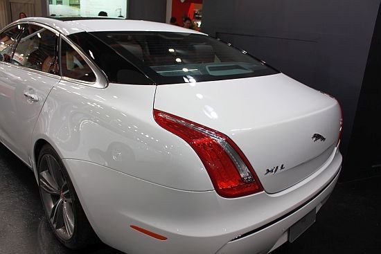 Jaguar_XJ_3.0 SuperV6 L Comforts