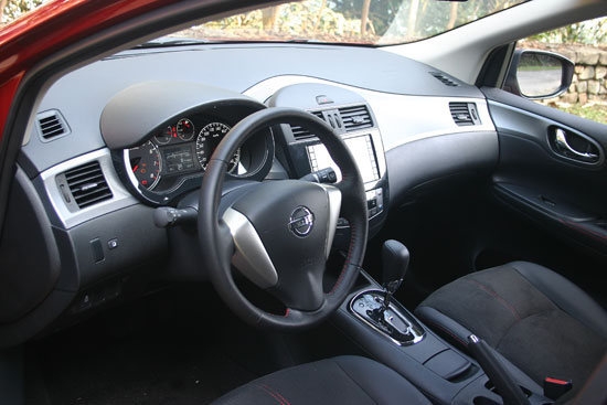 Nissan_Tiida 5D_1.6 Turbo SL規