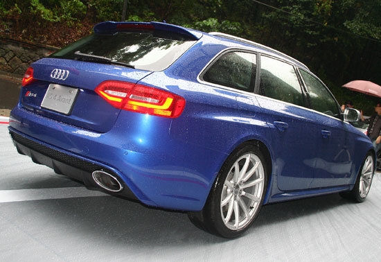 Audi_A4 Avant_RS4