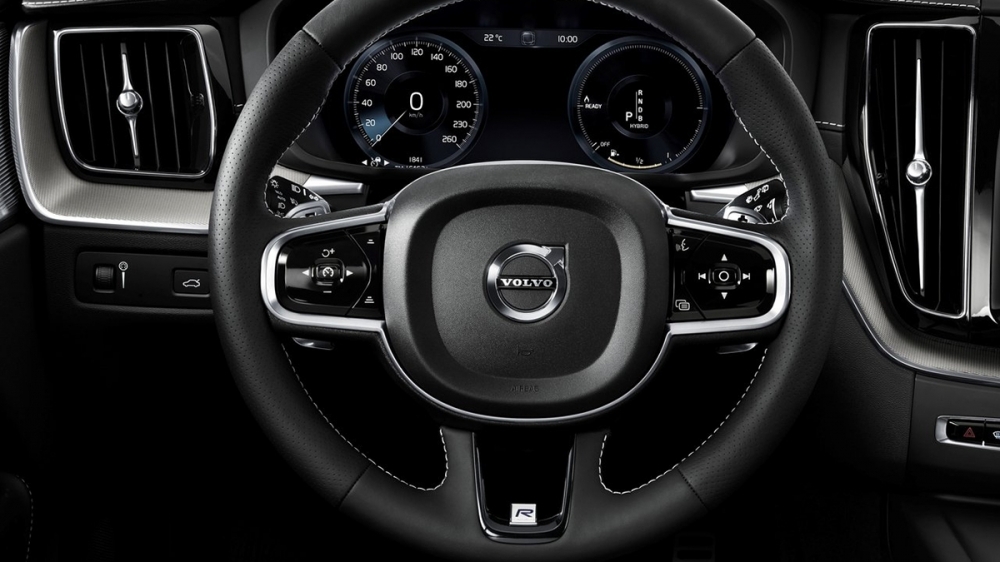 Volvo_XC60_T6 R-Design