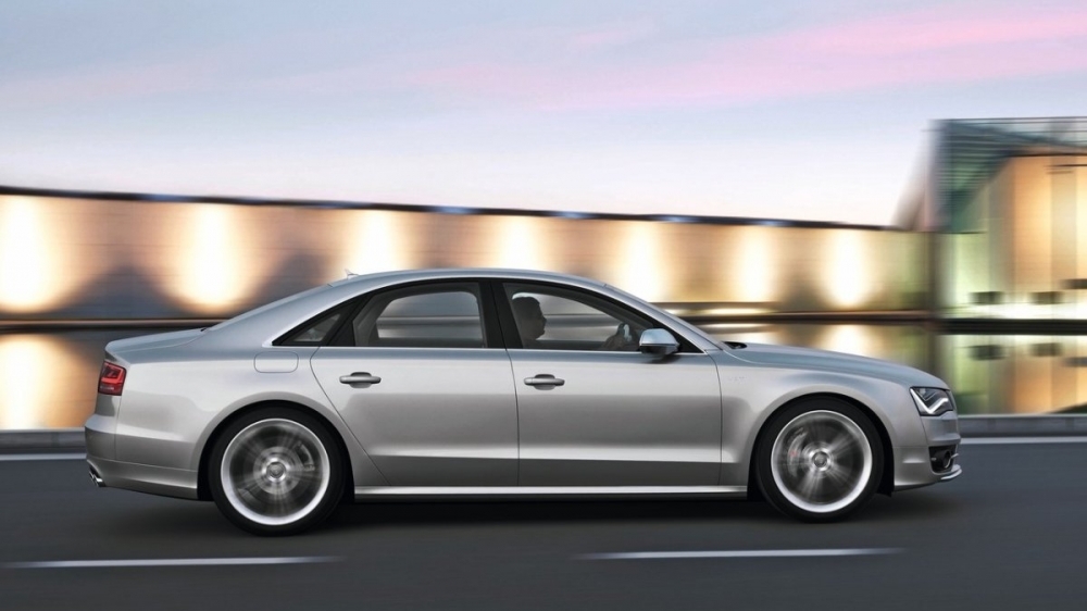 Audi_A8_S8