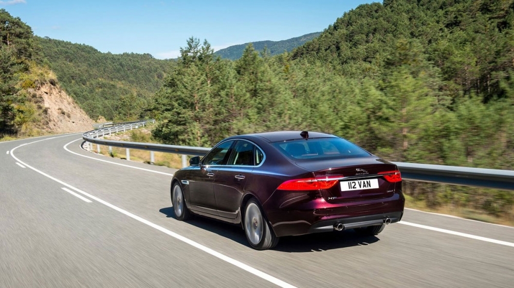 Jaguar_XF_Prestige 20t